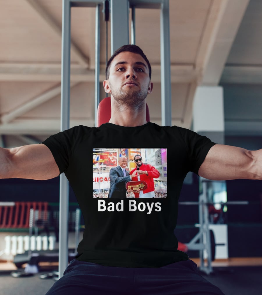 Bad Boys P Diddy And Eric Adams Key Exchange At Times Square Event T-Shirt