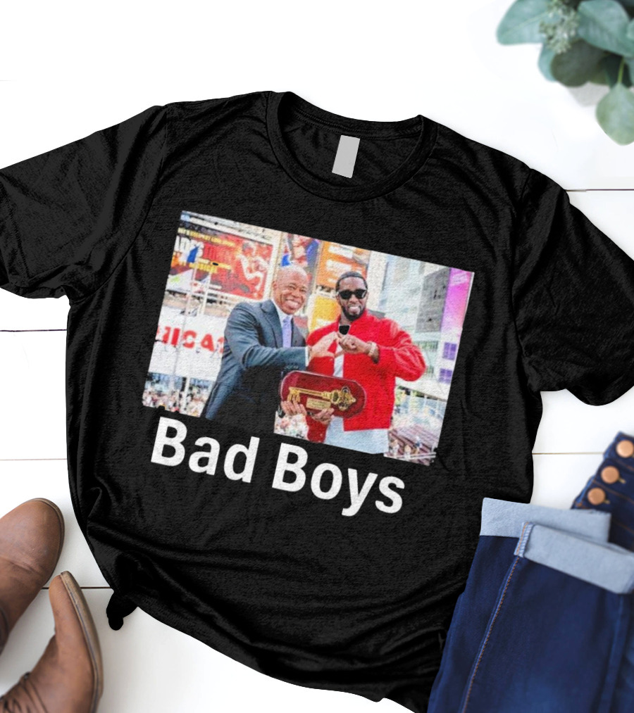 Bad Boys P Diddy And Eric Adams Key Exchange At Times Square Event T-Shirt