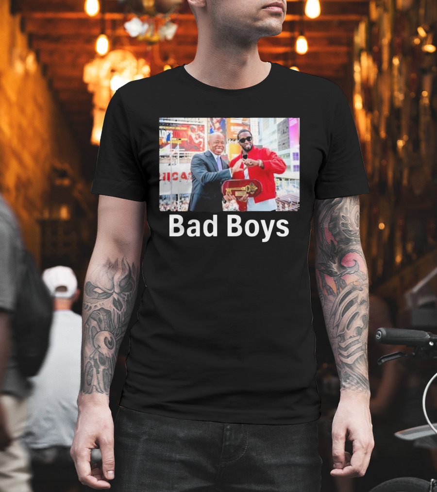 Bad Boys P Diddy And Eric Adams Key Exchange At Times Square Event T-Shirt
