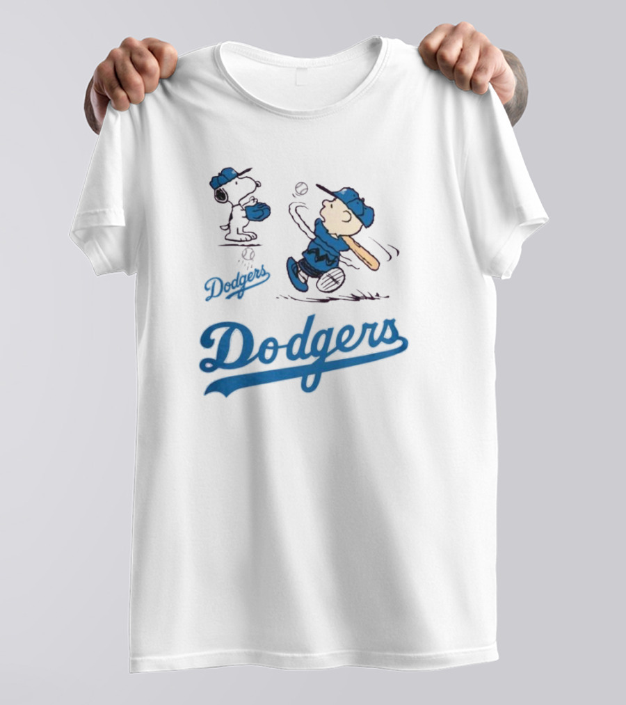 Los Angeles Dodgers Snoopy Cartoon Baseball Sports T-Shirt