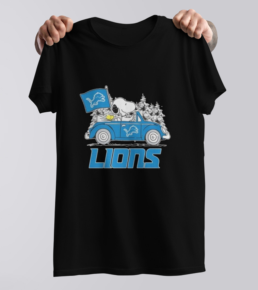 Detroit Lions Snoopy Peanuts Car Christmas Sports T-Shirt
