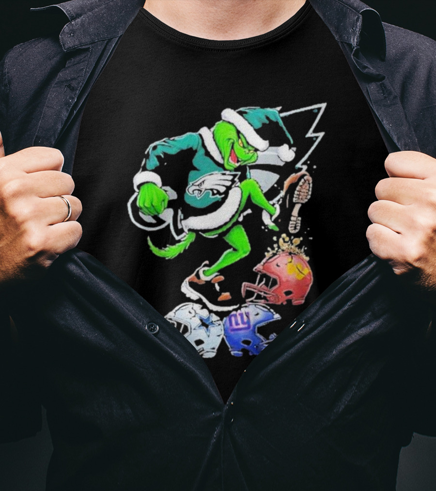 Grinch Philadelphia Eagles Crushing NFL Team Helmets T-Shirt