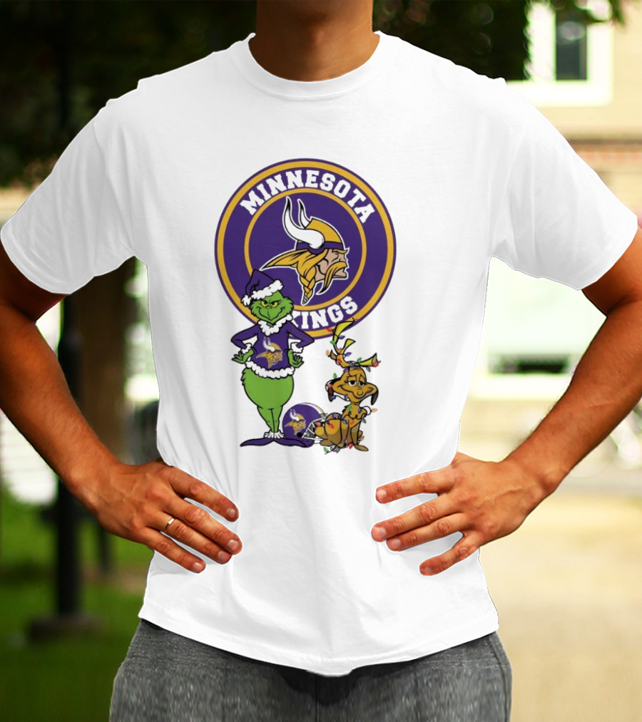 Minnesota Vikings Grinch And Max Merry Christmas T-Shirt