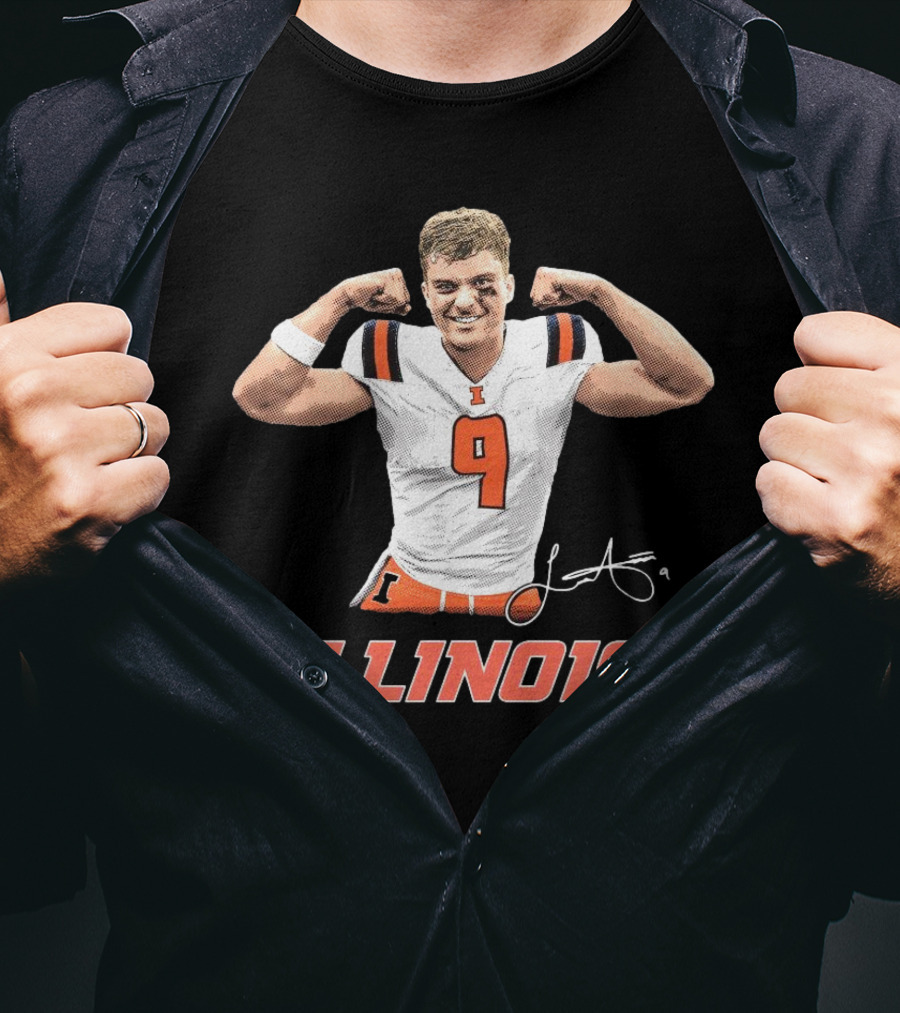 Illinois Fighting Illini Luke Altmyer Flexing With Signature And Number 9 T-Shirt