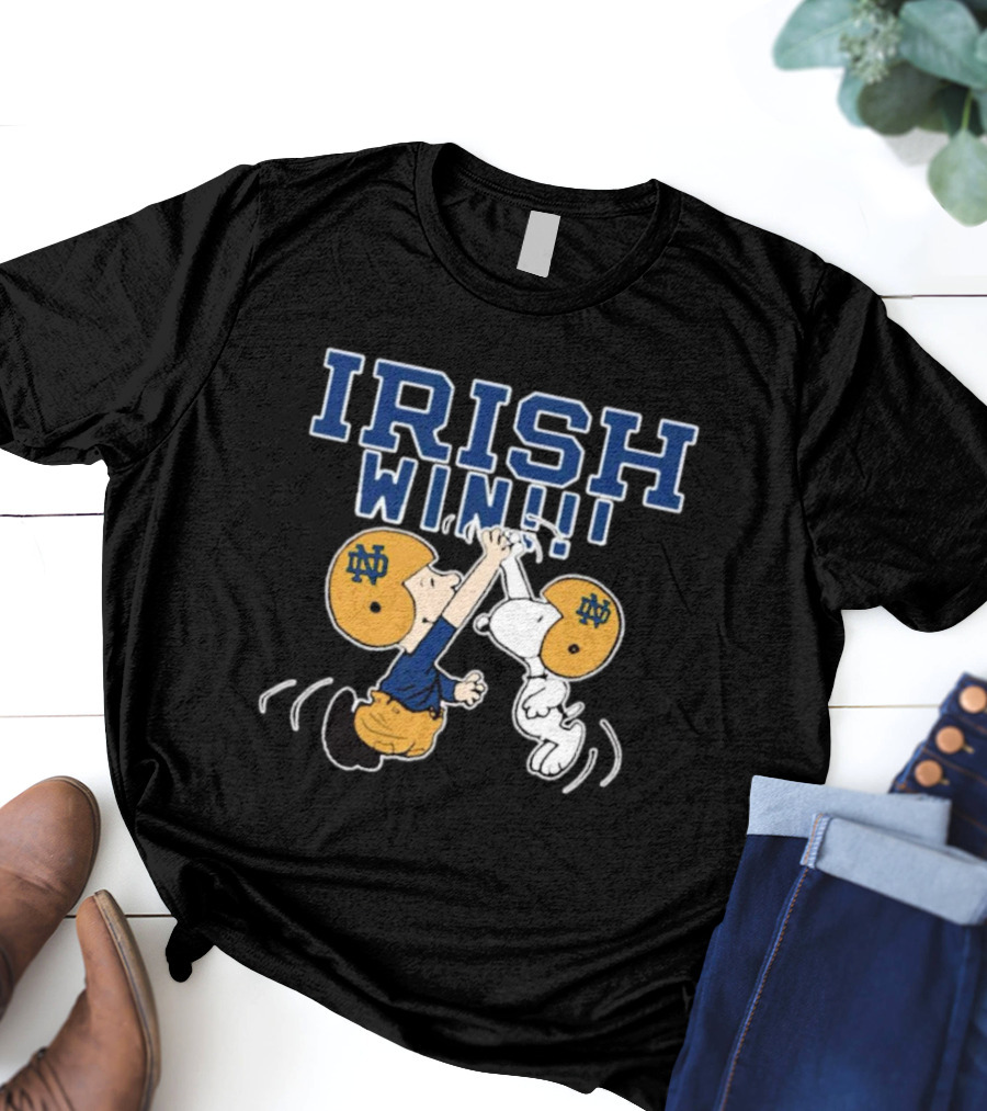 Charlie And Snoopy High Five Notre Dame Fighting Irish Win T-Shirt