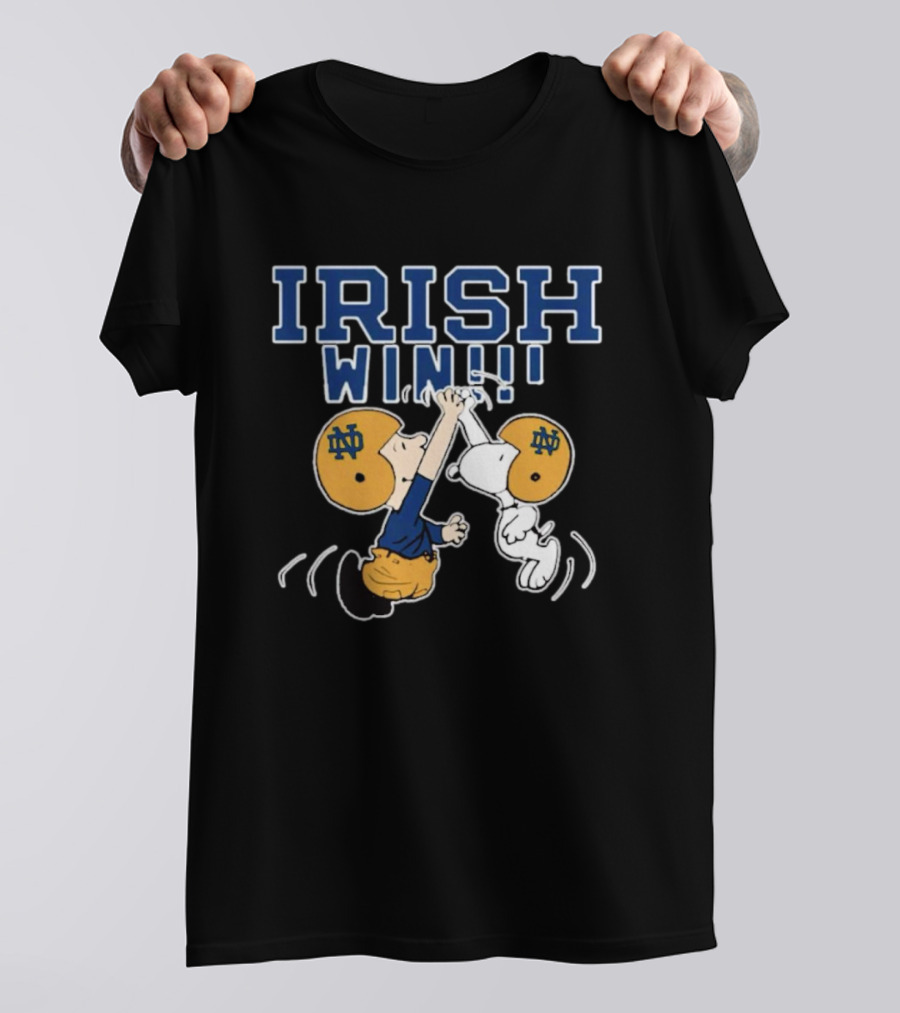 Charlie And Snoopy High Five Notre Dame Fighting Irish Win T-Shirt