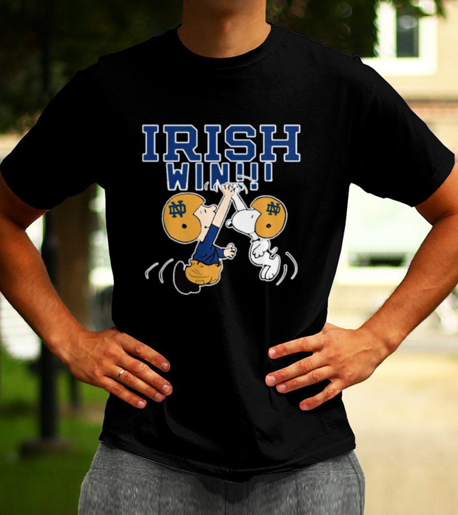 Charlie And Snoopy High Five Notre Dame Fighting Irish Win T-Shirt
