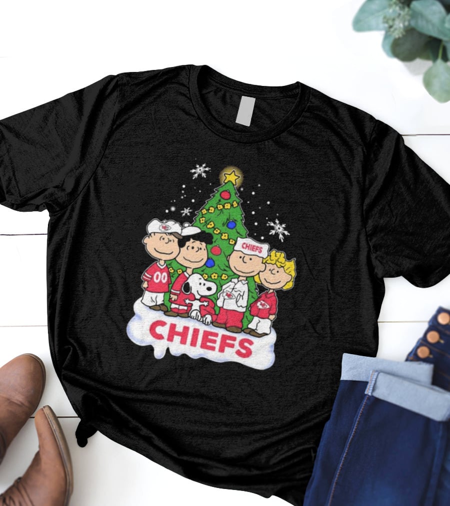 Kansas City Chiefs Snoopy Peanuts Christmas Tree Chiefs T-Shirt