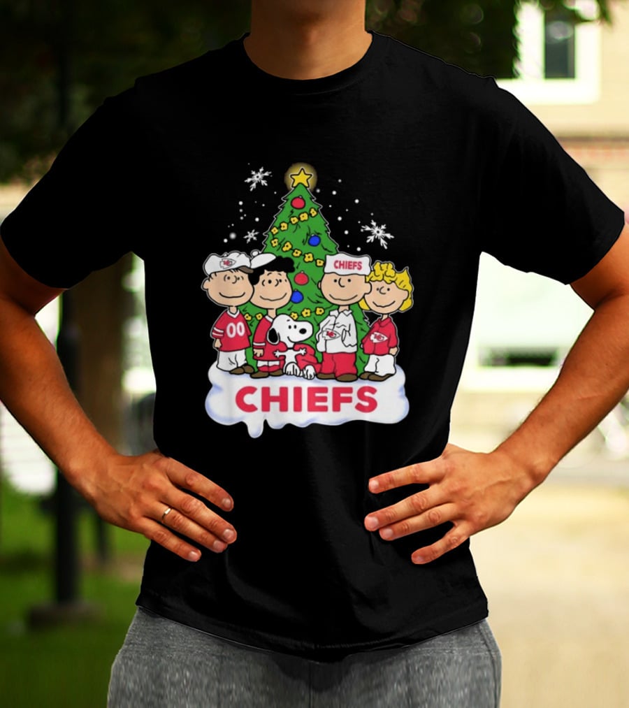 Kansas City Chiefs Snoopy Peanuts Christmas Tree Chiefs T-Shirt