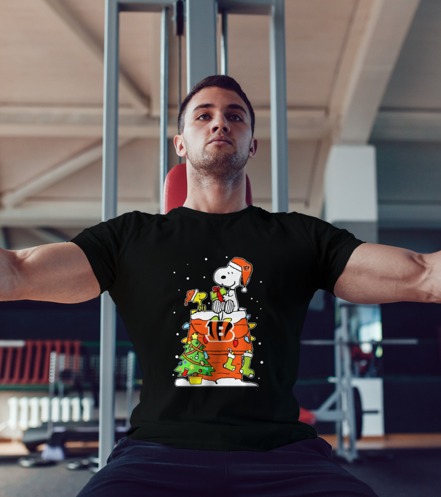 Snoopy Woodstock Cincinnati Bengals Christmas T-Shirt