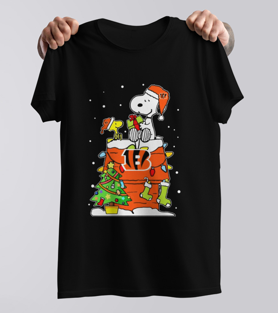 Snoopy Woodstock Cincinnati Bengals Christmas T-Shirt
