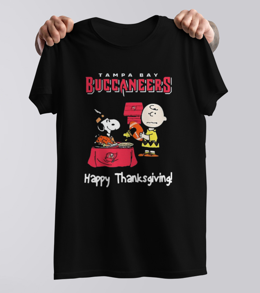 Tampa Bay Buccaneers Peanuts Happy Thanksgiving Football T-Shirt