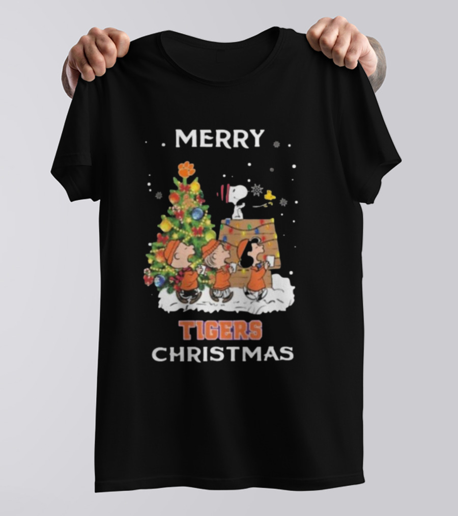 Merry Christmas Clemson Tigers Snoopy And Friends T-Shirt