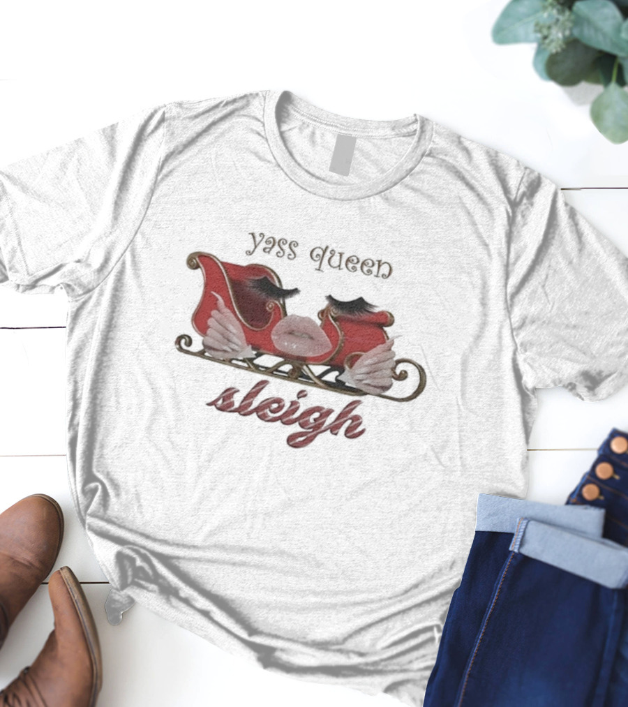 Yass Queen Sleigh Red Lips Fake Eyelashes T-Shirt