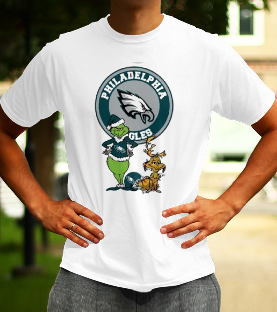 Grinch And Max Philadelphia Eagles Merry Christmas T-Shirt