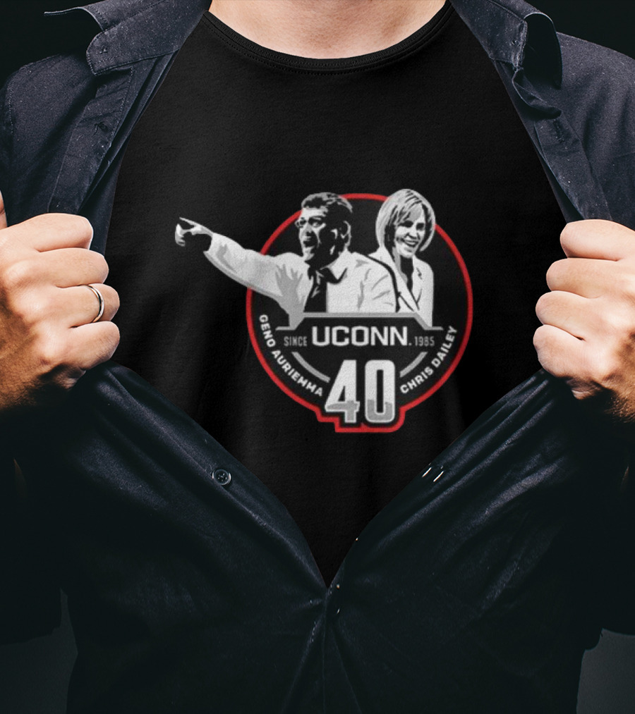 Geno Auriemma Chris Dailey UConn Since 1985 40 Years T-Shirt