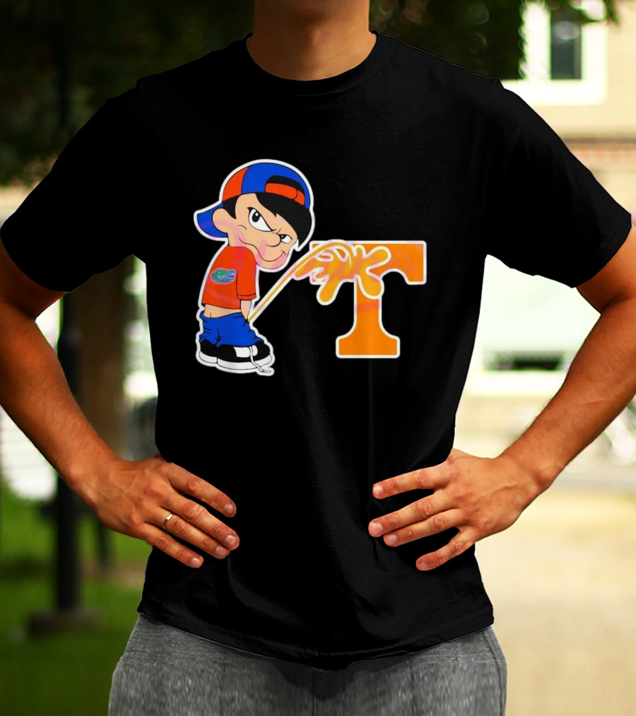 Funny Boy Florida Gators Peeing On Tennessee Volunteers T-Shirt
