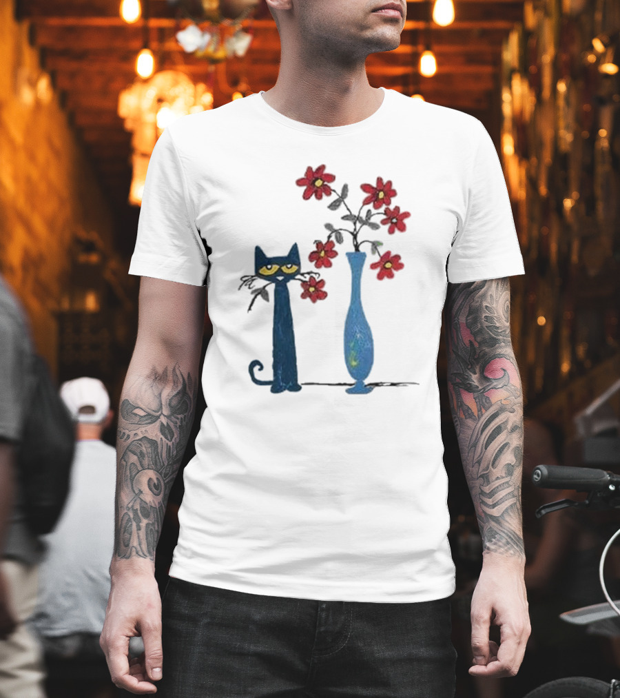Pete The Cat And Red Flowers In Blue Vase T-Shirt