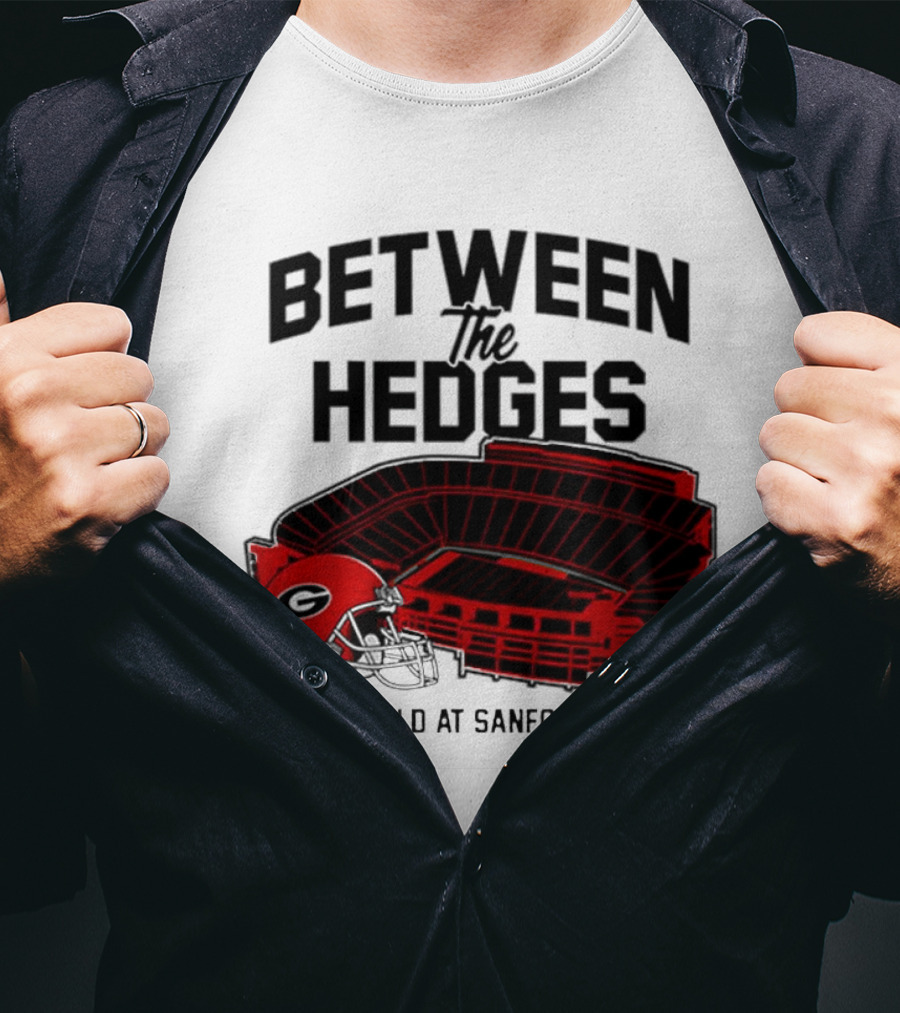 Between The Hedges Georgia Bulldogs Dooley Field At Sanford Stadium T-Shirt