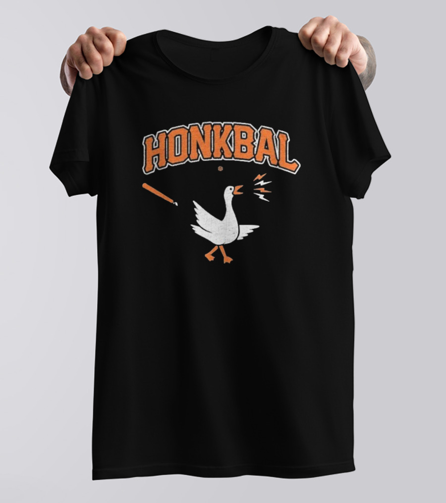 Honkbal Goose With Baseball Bat And Ball T-Shirt