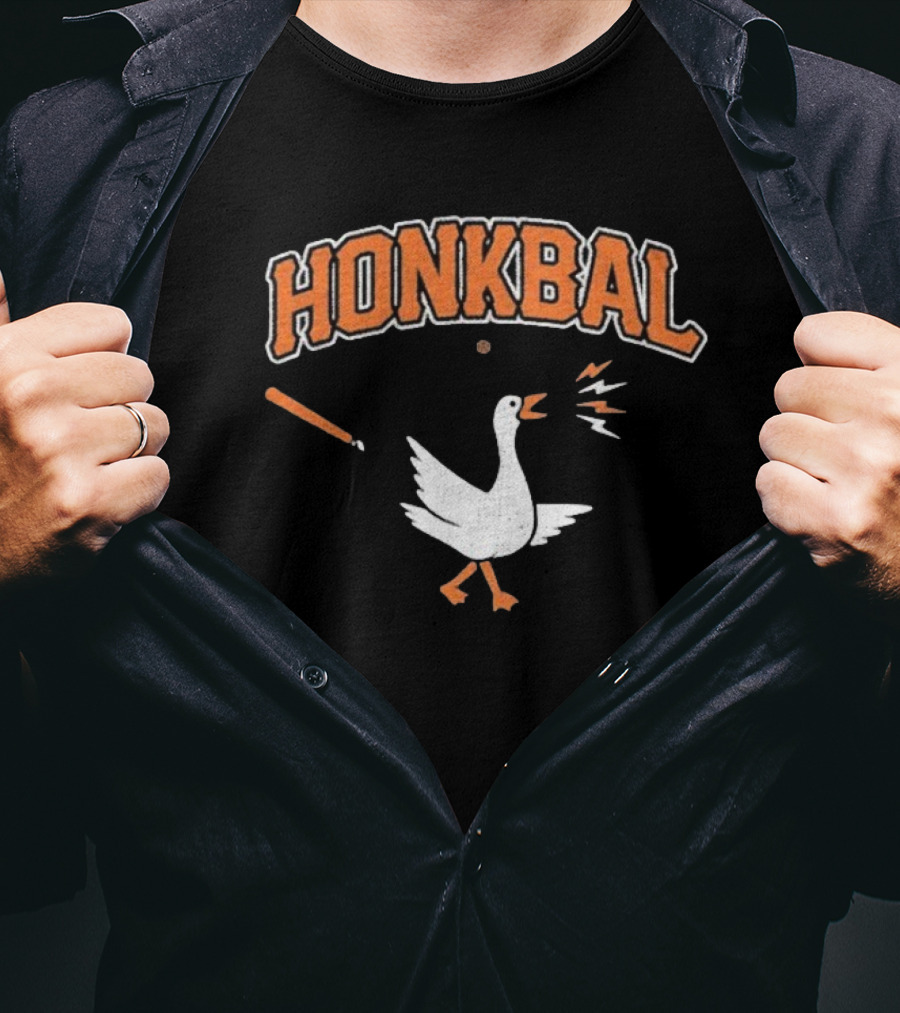 Honkbal Goose With Baseball Bat And Ball T-Shirt