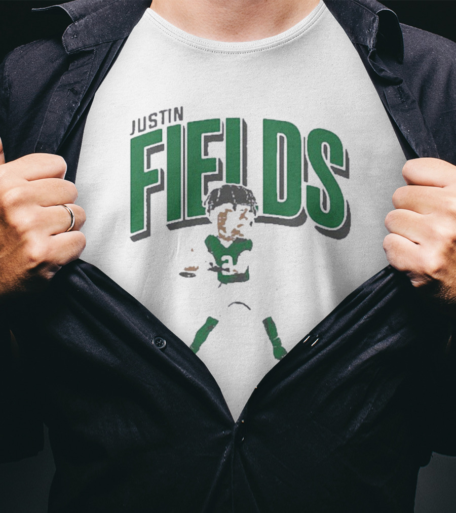 Justin Fields Caricature Greens And Grays Dynamic Pose T-Shirt