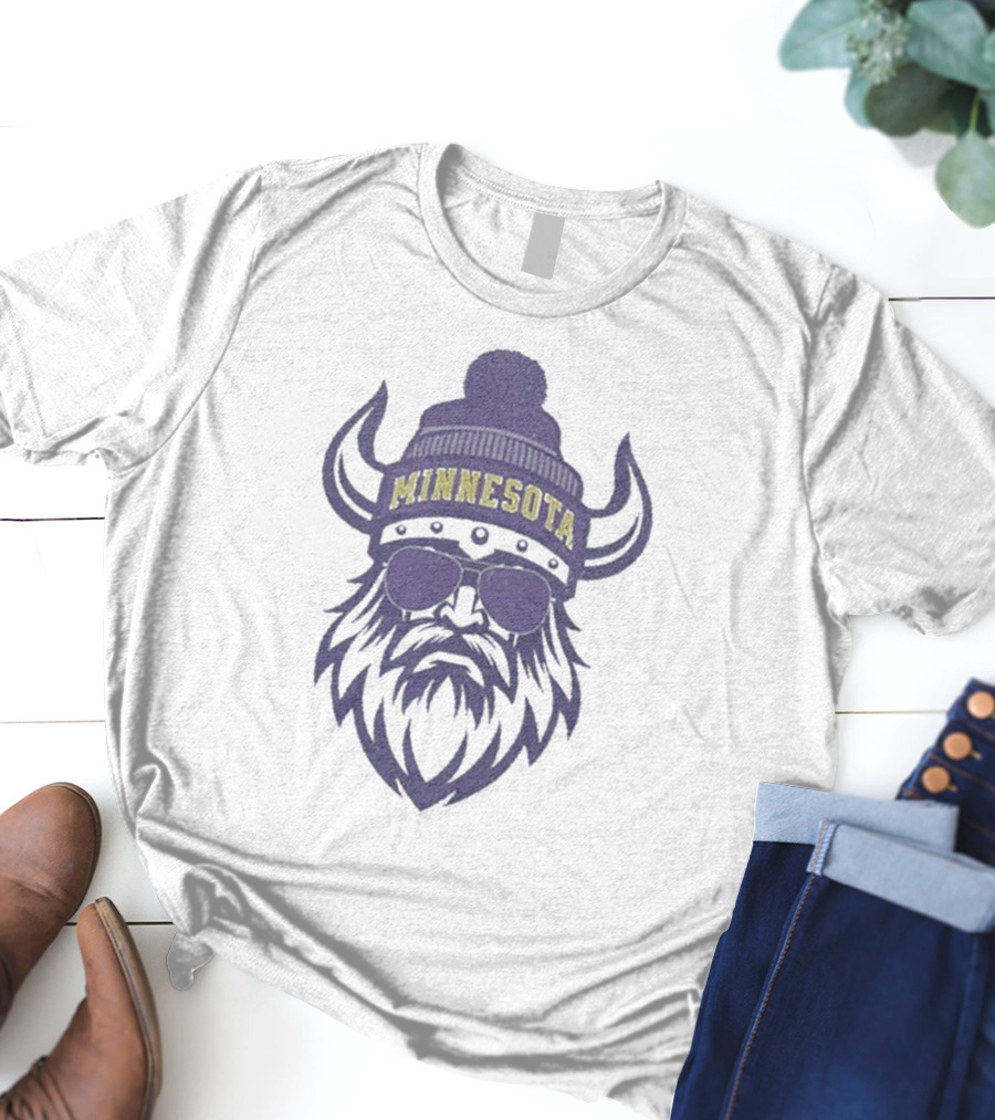 Minnesota Viking Beanie And Sunglasses Football Fan Icon T-Shirt