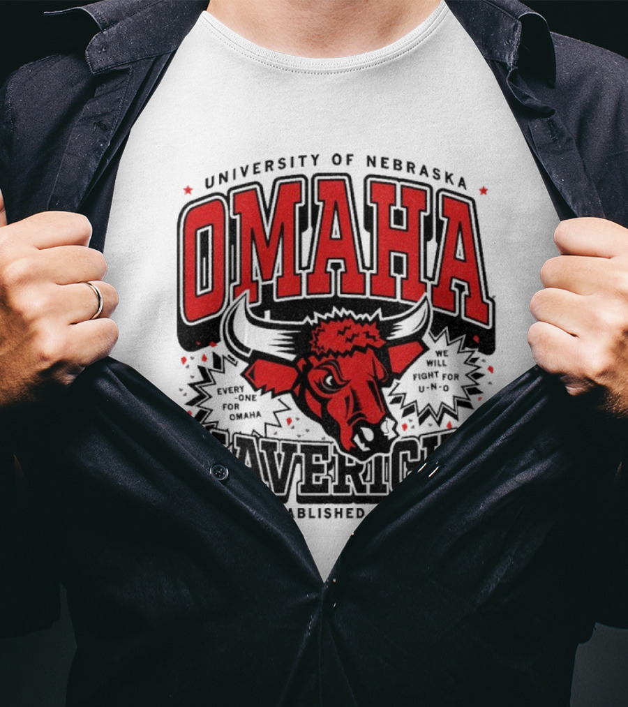 Omaha Mavericks Max Collegiate Bull Symbol With Stars T-Shirt
