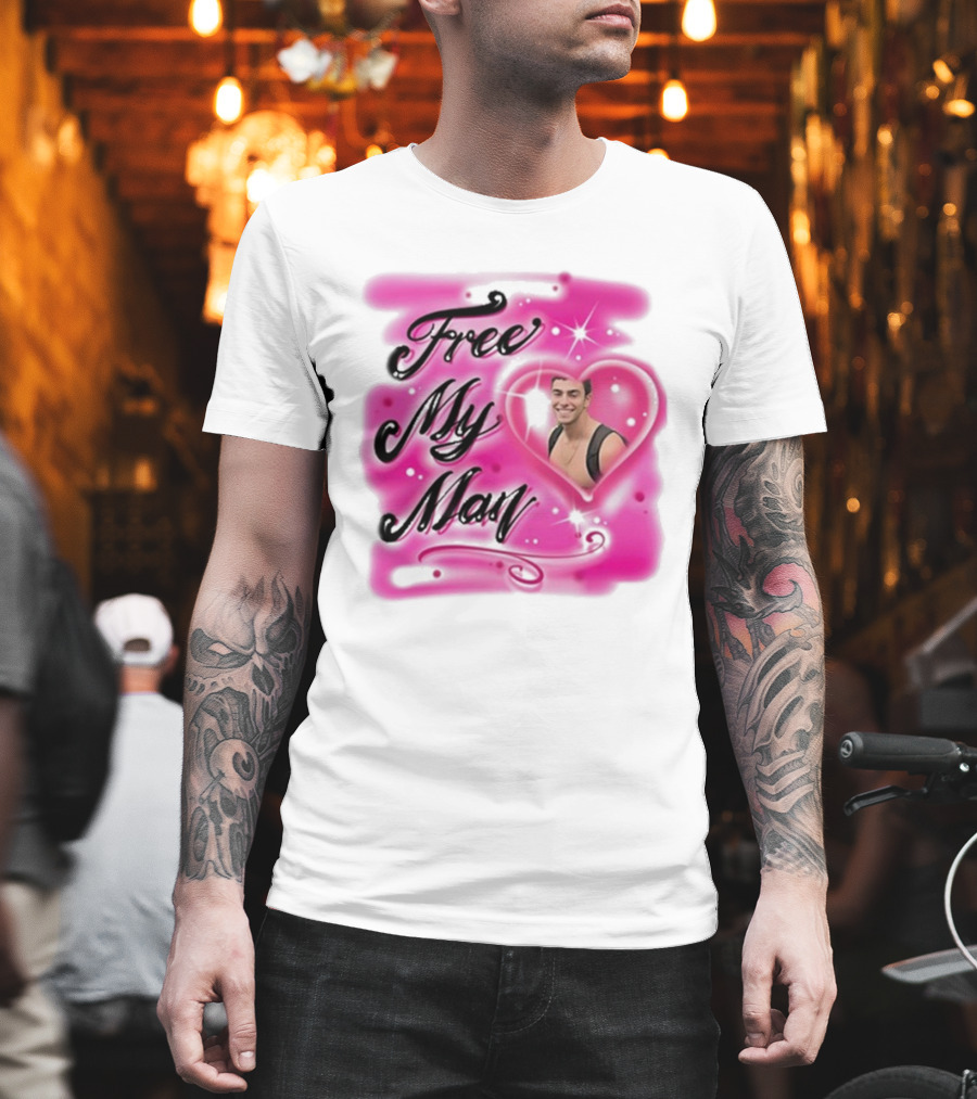 Free My Man Luigi Mangione Heart Pink Background T-Shirt
