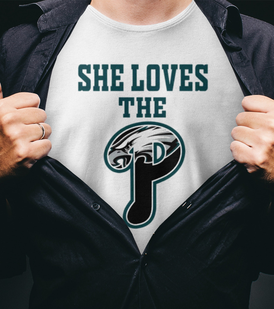 She Loves The Philadelphia Eagles P Birds Football T-Shirt