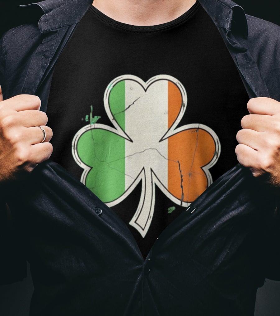 St Patrick's Day Shamrock With Italy Flag T-Shirt