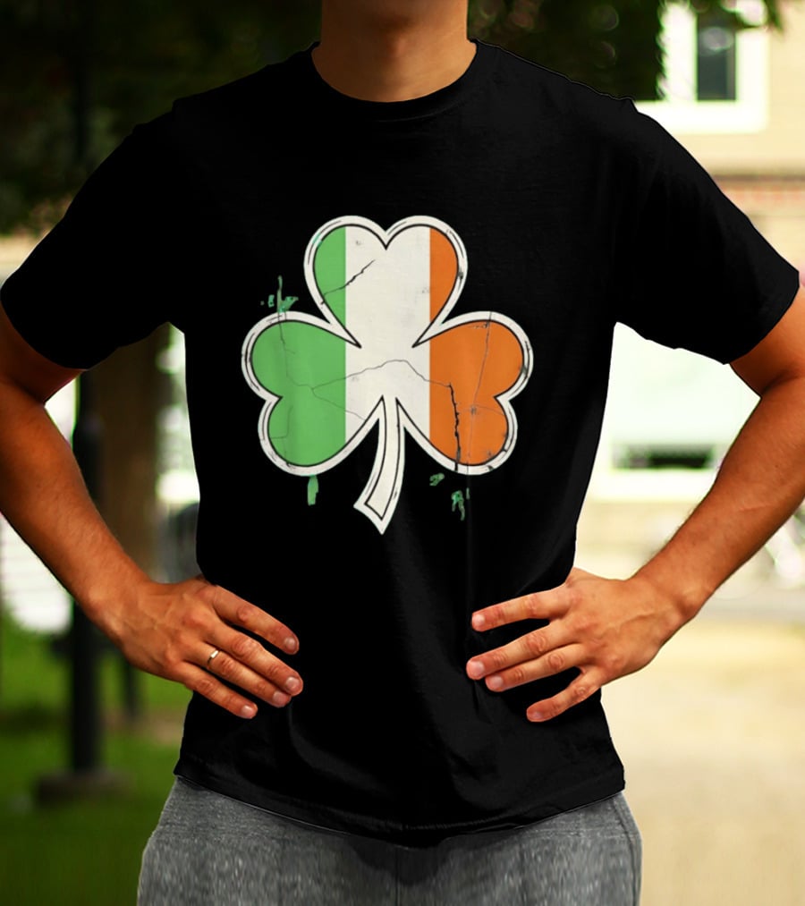 St Patrick's Day Shamrock With Italy Flag T-Shirt