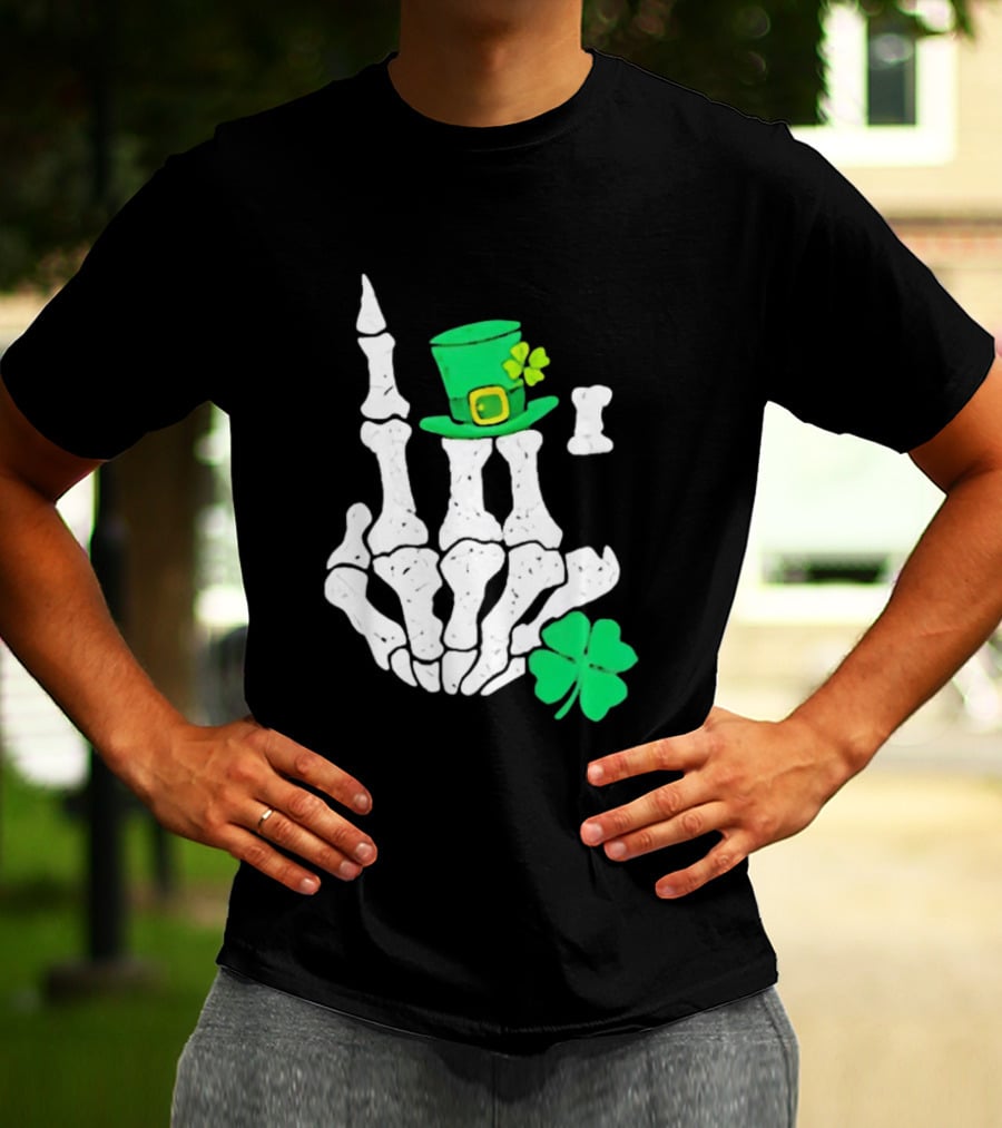 Skeleton Hand With Leprechaun Hat And Shamrock St Patricks Day T-Shirt