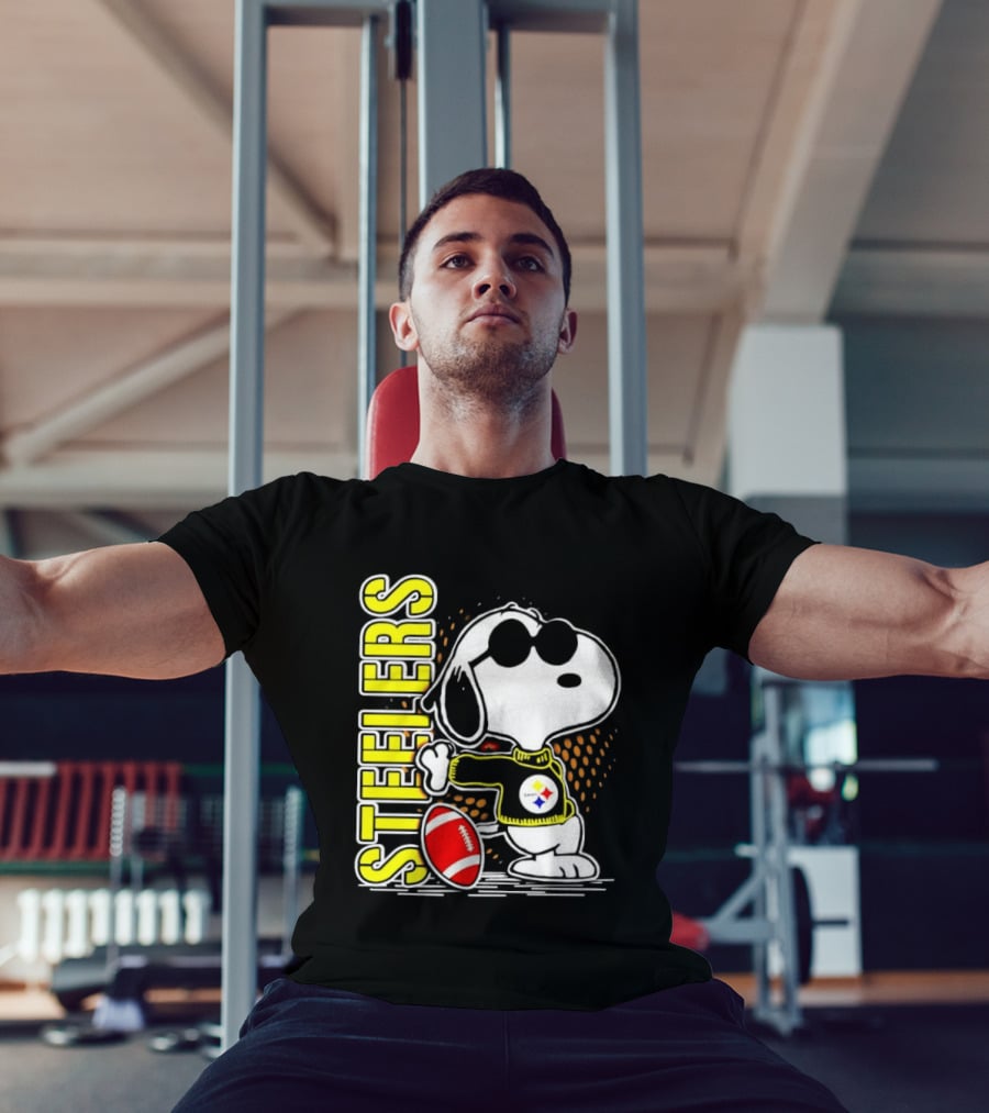 Steelers Snoopy Football Sunglasses Sports T-Shirt