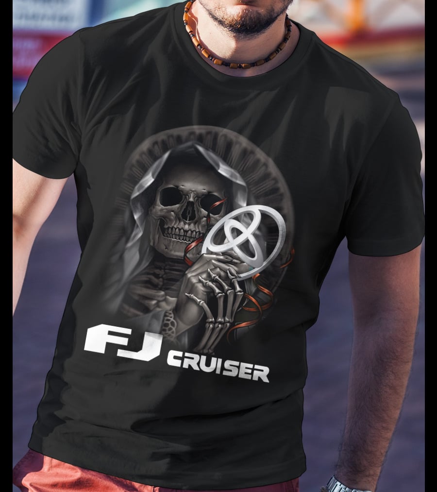 FJ Cruiser Skull Holding Emblem 03 T-Shirt