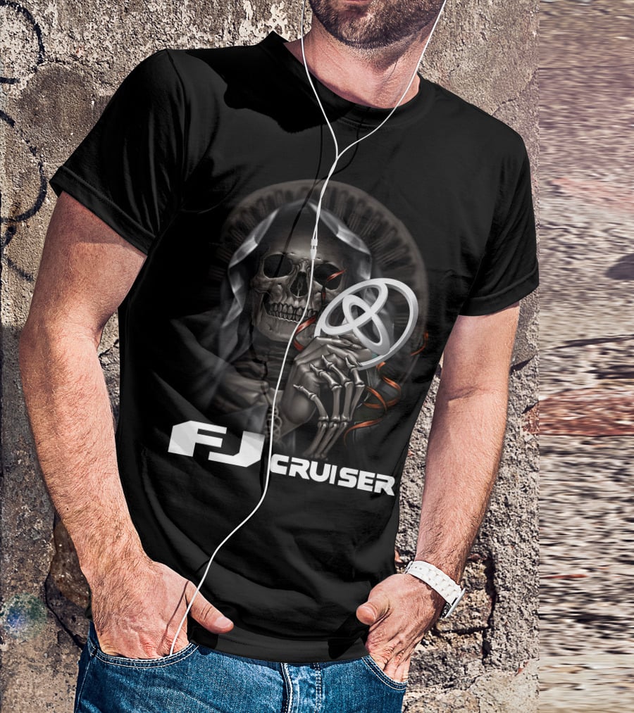 FJ Cruiser Skull Holding Emblem 03 T-Shirt
