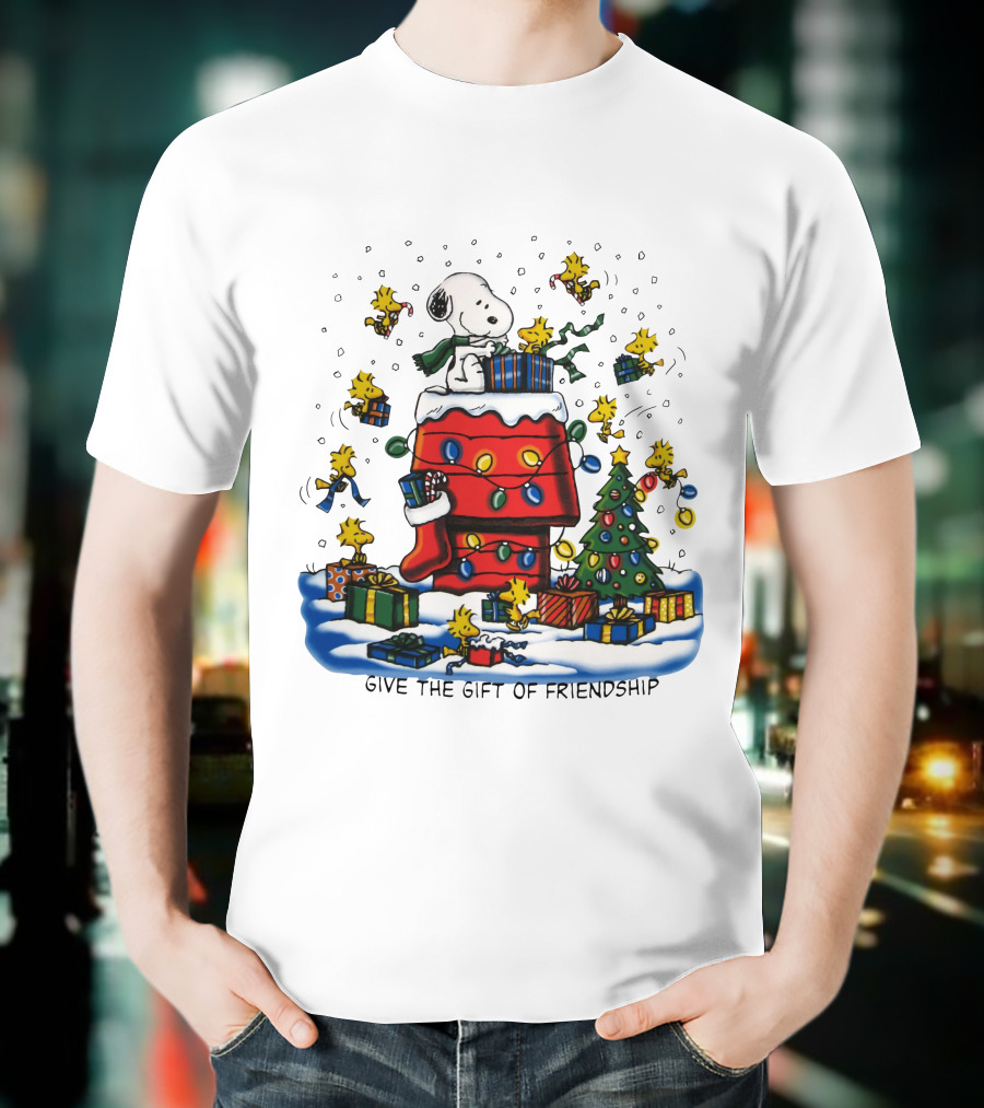 Snoopy Christmas House With Woodstock And Gifts Give The Gift Of Friendship T-Shirt