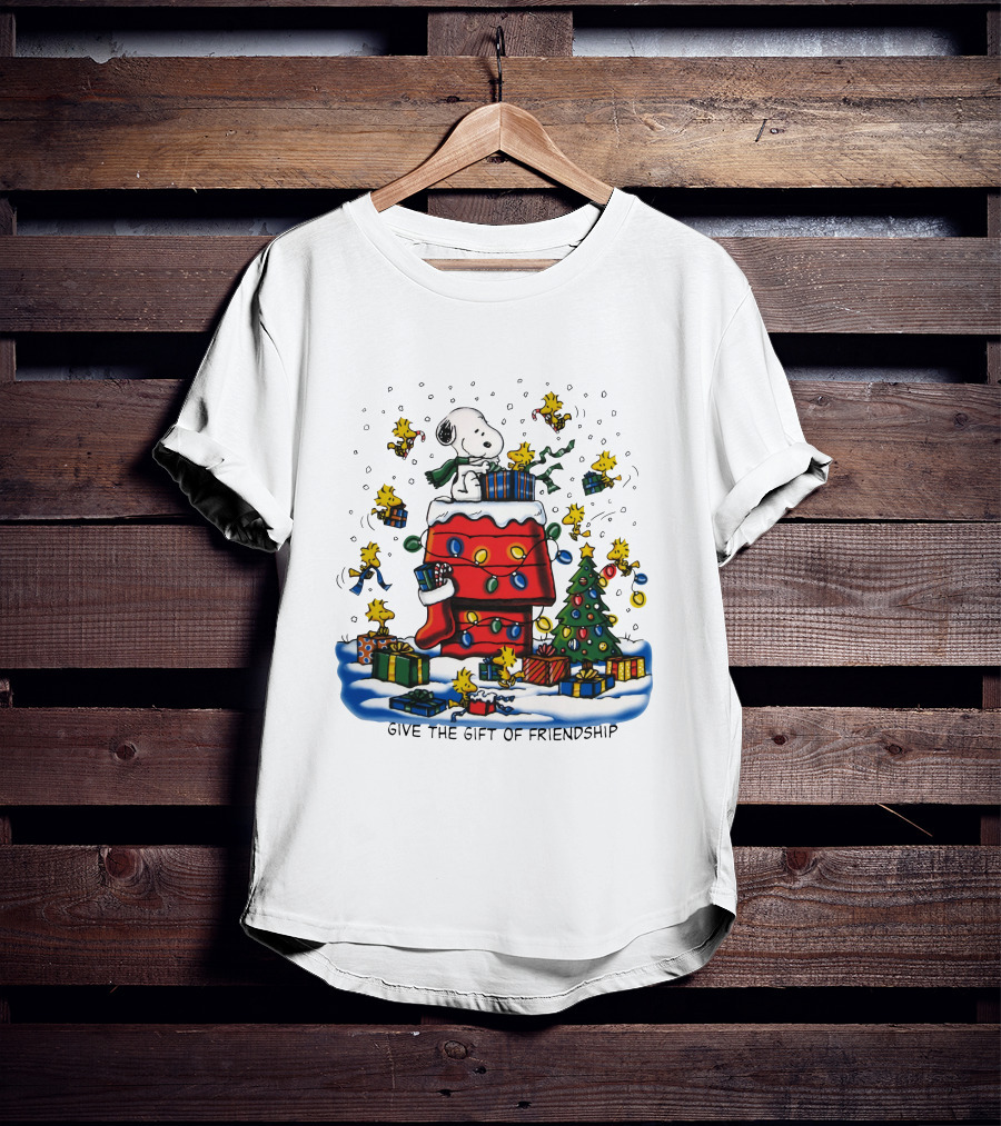 Snoopy Christmas House With Woodstock And Gifts Give The Gift Of Friendship T-Shirt