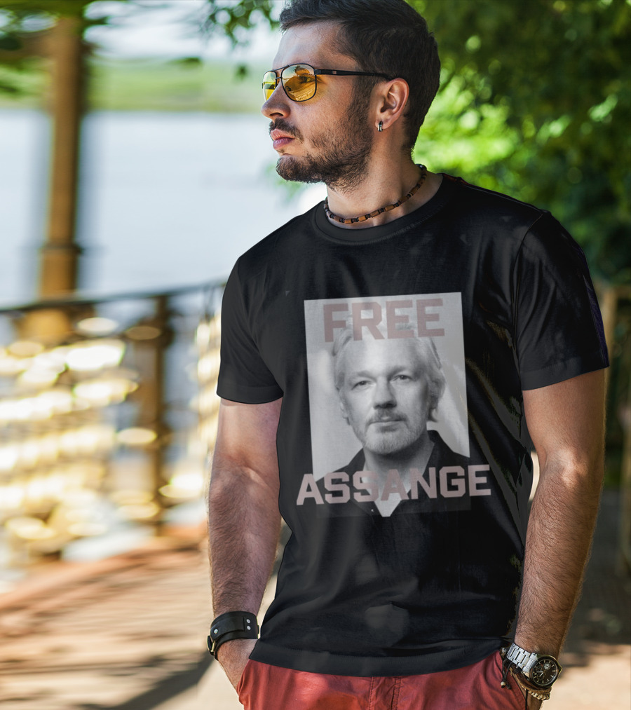 Kari Lake Wearing Free Assange T-Shirt