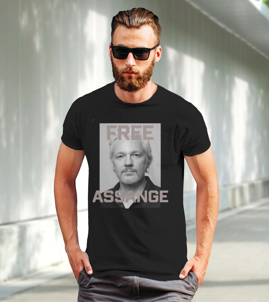 Kari Lake Wearing Free Assange T-Shirt