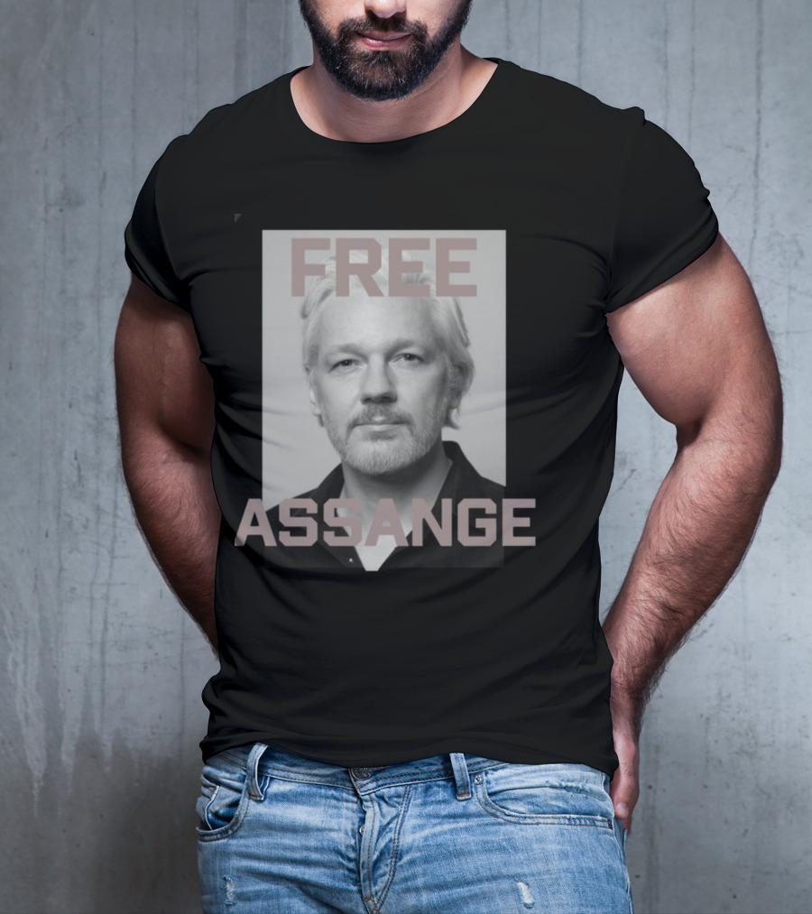 Kari Lake Wearing Free Assange T-Shirt