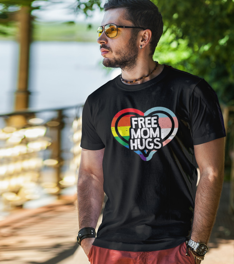 Free Mom Hugs Rainbow Heart Pride Vintage T-Shirt