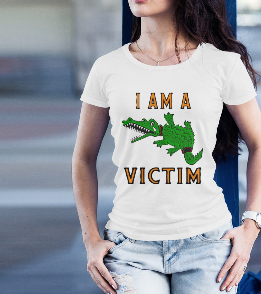I Am A Victim Green Crocodile Cartoon T-Shirt