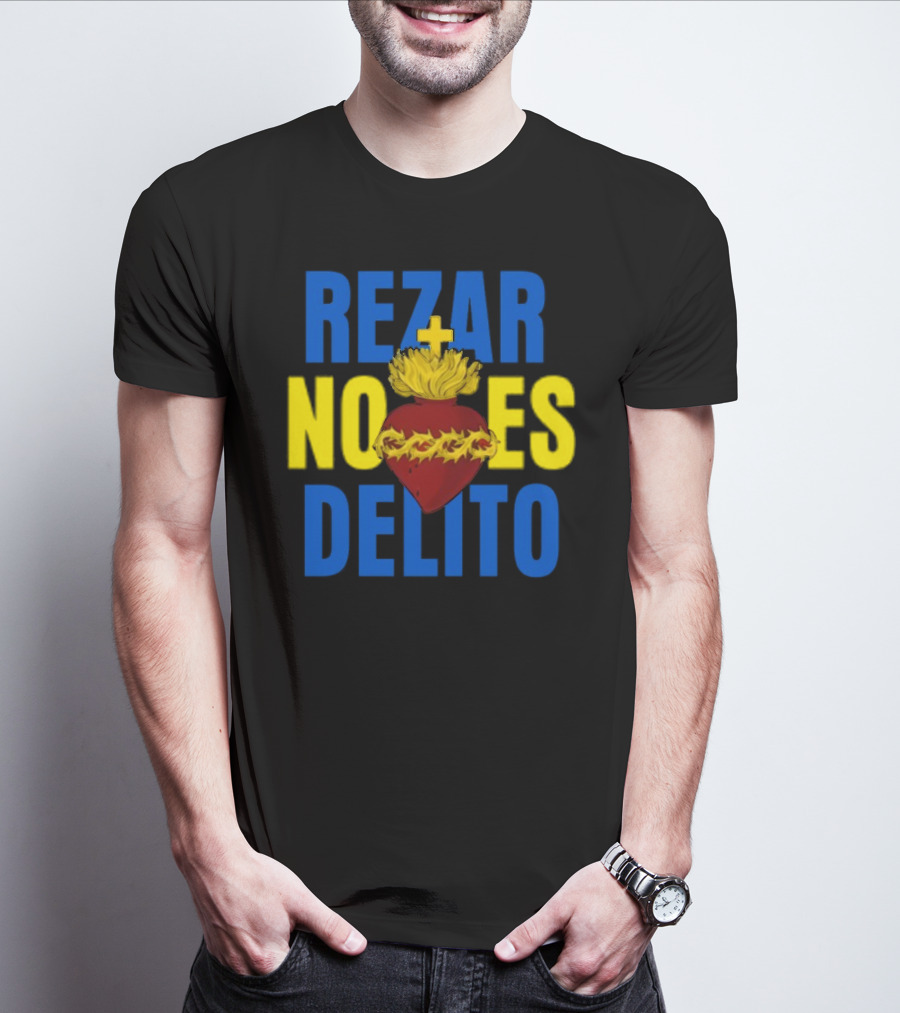 Rezar No Es Delito Sacred Heart Iconography T-Shirt