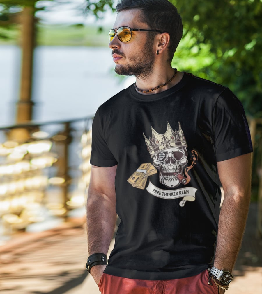 Free Thinker Klan Crowned Skull Smoking Cigar With Money Roll T-Shirt