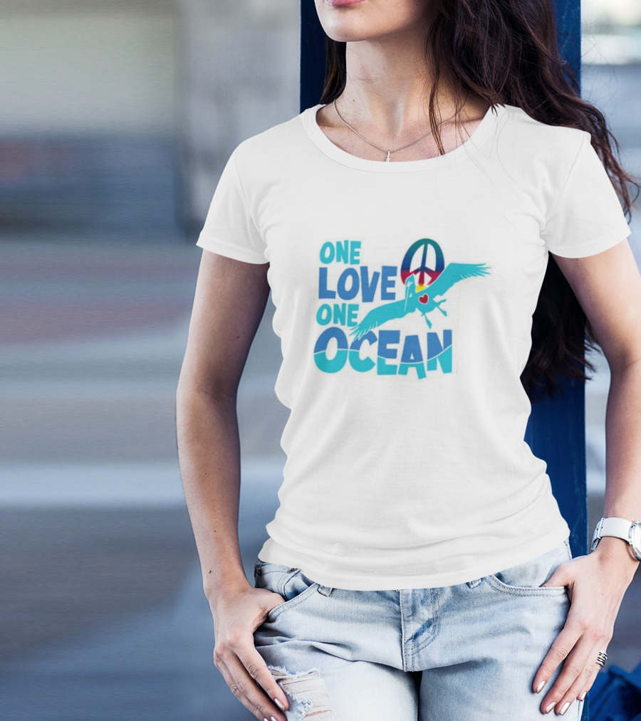 Musician Jimmy Buffett One Love One Ocean Peace Symbol Bird Heart T-Shirt