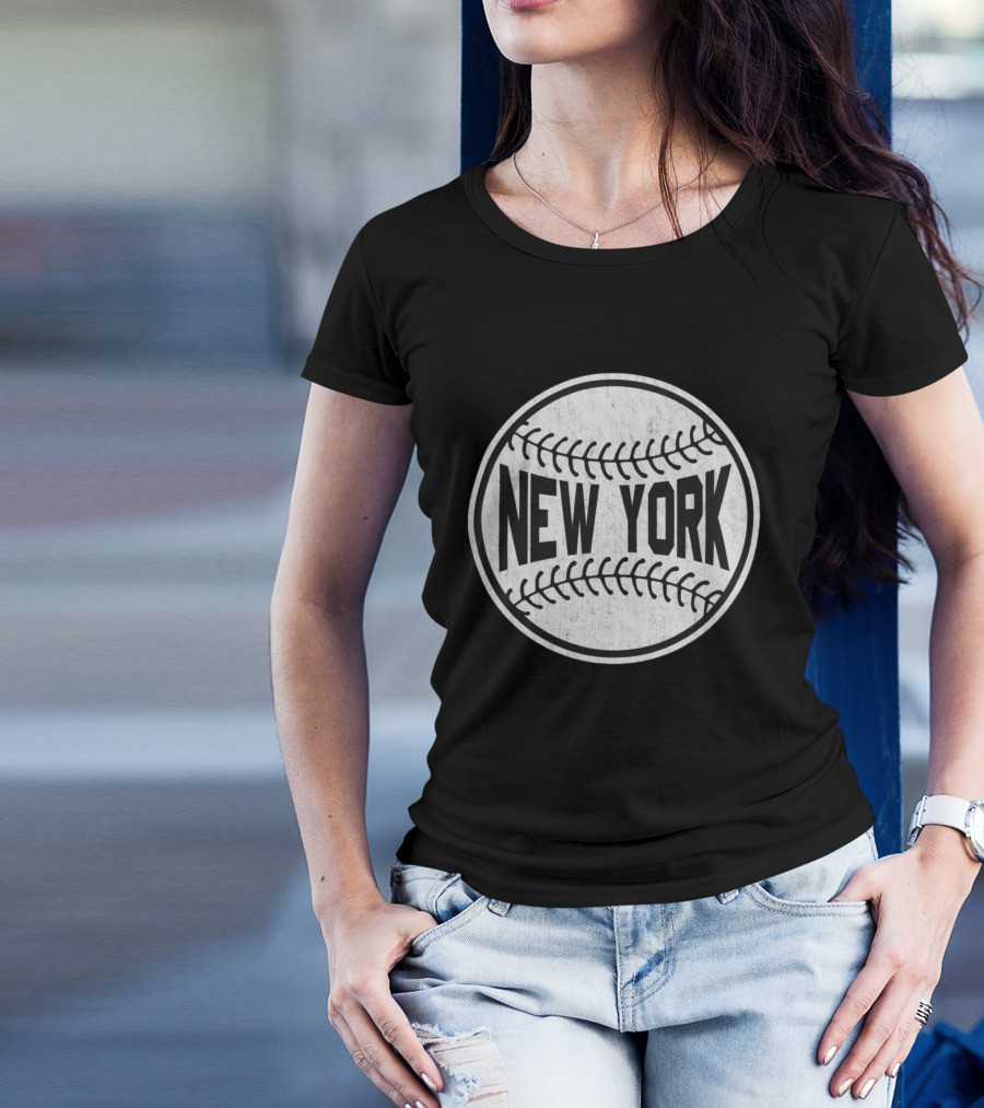 Distressed Vintage New York Baseball Logo Fan T-Shirt