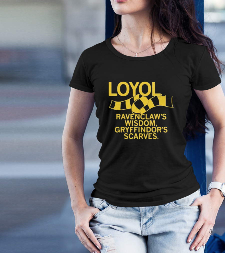LOYOL Ravenclaw's Wisdom, Gryffindor's Scarves T-Shirt