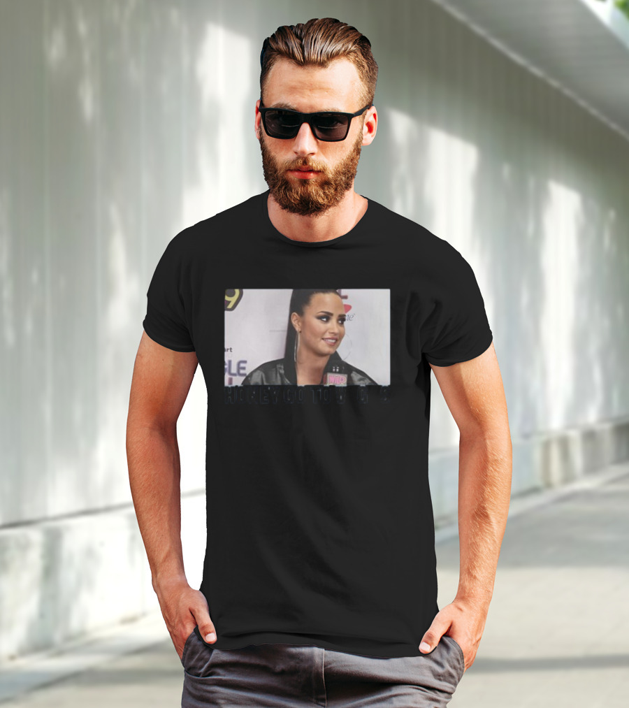 Artstartingover Honey Go To Vegas Wild Interview Image T-Shirt