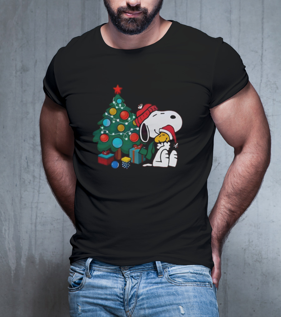 Snoopy And Woodstock Celebrating Christmas By The Tree T-Shirt